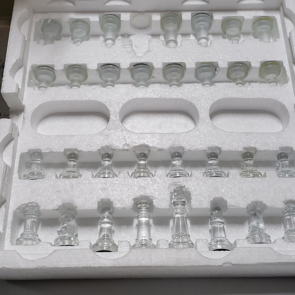 Crystal chess set